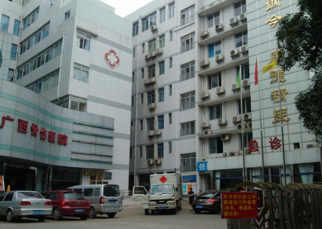 廣西骨傷醫(yī)院口腔科好嗎？正規(guī)嗎？人氣醫(yī)生介紹+案例分享